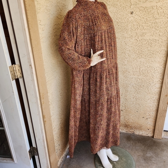 NEW LION COLLECTION DRESS‎ - Picture 2 of 13